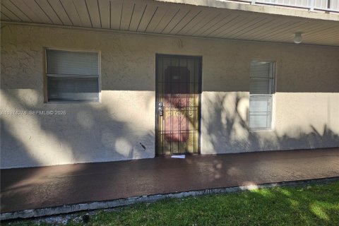 Снять в аренду кондоминиум в Лодерхилл, Флорида 2 спальни, 81.57м2, № 2036591 - фото 7