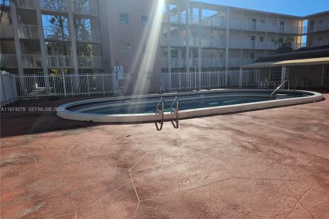 Снять в аренду кондоминиум в Лодерхилл, Флорида 2 спальни, 81.57м2, № 2036591 - фото 5