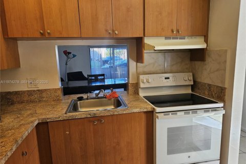 Снять в аренду кондоминиум в Лодерхилл, Флорида 2 спальни, 81.57м2, № 2036591 - фото 14