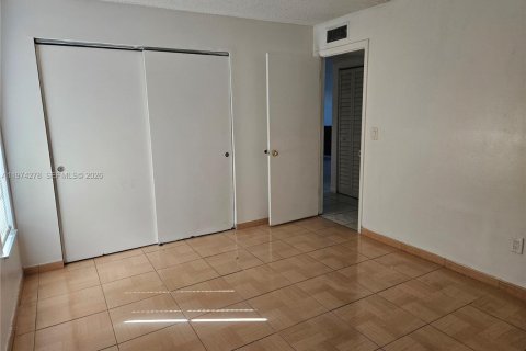 Снять в аренду кондоминиум в Лодерхилл, Флорида 2 спальни, 81.57м2, № 2036591 - фото 27