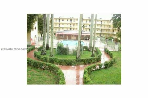 Снять в аренду кондоминиум в Лодерхилл, Флорида 2 спальни, 81.57м2, № 2036591 - фото 2