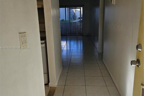 Снять в аренду кондоминиум в Лодерхилл, Флорида 2 спальни, 81.57м2, № 2036591 - фото 9