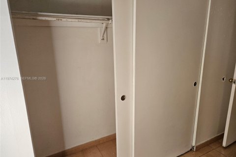 Снять в аренду кондоминиум в Лодерхилл, Флорида 2 спальни, 81.57м2, № 2036591 - фото 28