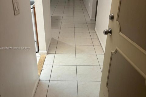 Снять в аренду кондоминиум в Лодерхилл, Флорида 2 спальни, 81.57м2, № 2036591 - фото 10