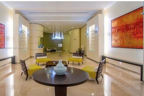 Condo in Miami, Florida, 3 bedrooms  № 2029962 - photo 4