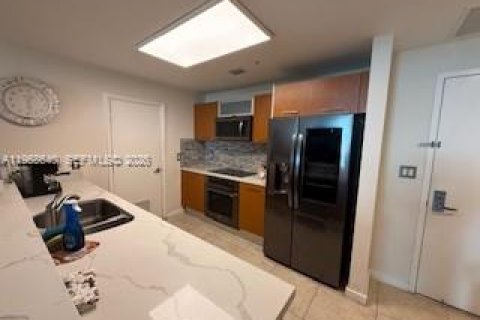 Condo in Miami, Florida, 3 bedrooms  № 2029962 - photo 6