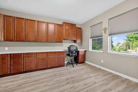 House in Mount Dora, Florida 4 bedrooms, 307.23 sq.m. № 1812562 - photo 9