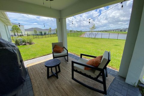 Villa ou maison à louer à Port St. Lucie, Floride: 4 chambres, 168.52 m2 № 1922186 - photo 6