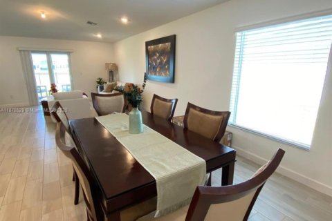 Villa ou maison à louer à Port St. Lucie, Floride: 4 chambres, 168.52 m2 № 1922186 - photo 13