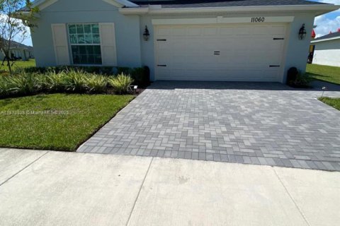 Villa ou maison à louer à Port St. Lucie, Floride: 4 chambres, 168.52 m2 № 1922186 - photo 2