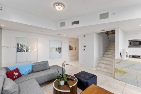 Copropriété à louer à Miami, Floride: 2 chambres, 171.78 m2 № 1984603 - photo 10