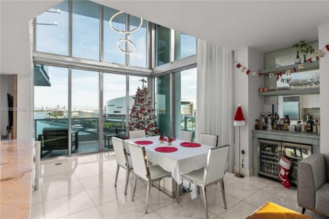 Copropriété à louer à Miami, Floride: 2 chambres, 171.78 m2 № 1984603 - photo 4