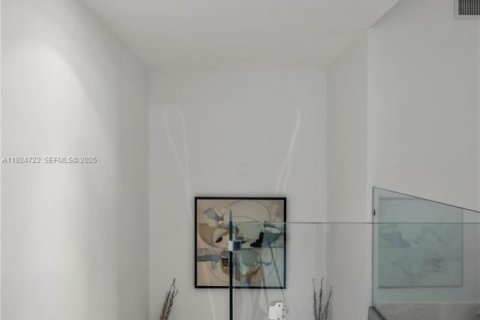 Copropriété à louer à Miami, Floride: 2 chambres, 171.78 m2 № 1984603 - photo 13