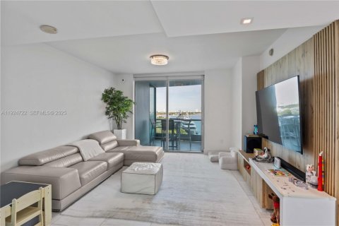 Copropriété à louer à Miami, Floride: 2 chambres, 171.78 m2 № 1984603 - photo 7