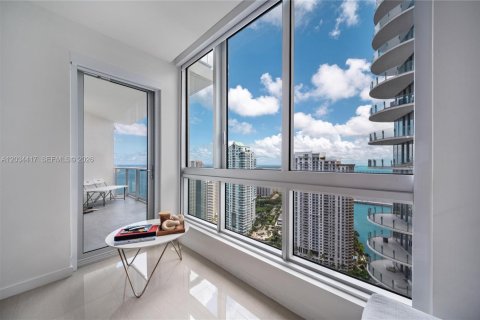 Condo in Miami, Florida, 2 bedrooms № 2256406 - photo 26