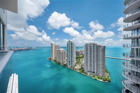 Condo in Miami, Florida, 2 bedrooms № 2256406 - photo 2