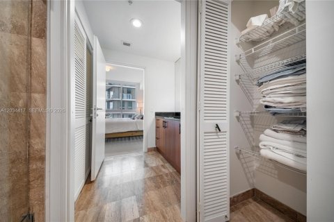 Condo in Miami, Florida, 2 bedrooms № 2256406 - photo 10
