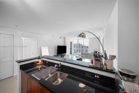 Condo in Miami, Florida, 2 bedrooms № 2256406 - photo 15