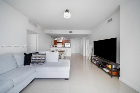 Condo in Miami, Florida, 2 bedrooms № 2256406 - photo 22