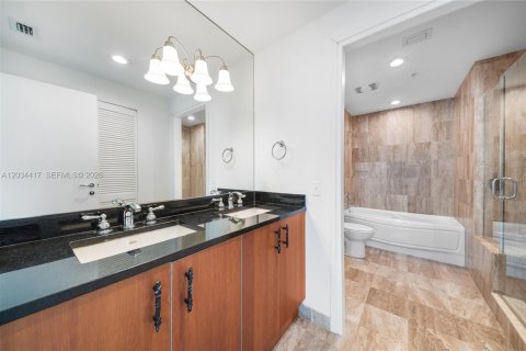Condo in Miami, Florida, 2 bedrooms № 2256406 - photo 20