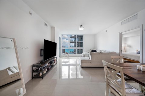 Condo in Miami, Florida, 2 bedrooms № 2256406 - photo 5