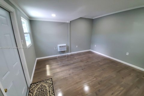 Propiedad comercial en venta en Miami, Florida, 140.47 m2 № 1988445 - foto 4