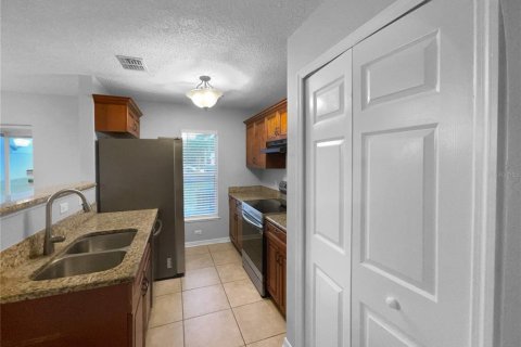 Townhouse in Kissimmee, Florida 3 bedrooms, 158.21 sq.m. № 1564078 - photo 14