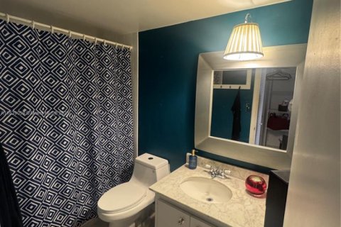 Снять в аренду квартиру в Майами-Бич, Флорида 2 спальни, 140.75м2, № 1847701 - фото 9