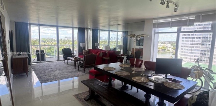 Appartement à Miami Beach, Floride 2 chambres, 140.75 m2 № 1847701