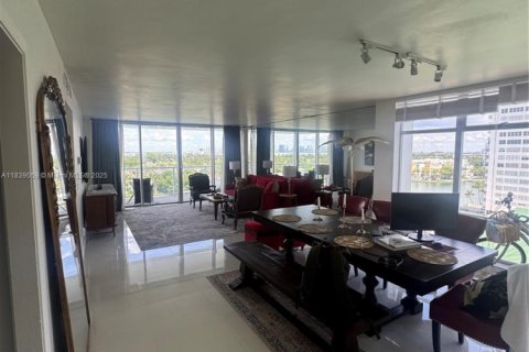 Снять в аренду квартиру в Майами-Бич, Флорида 2 спальни, 140.75м2, № 1847701 - фото 17