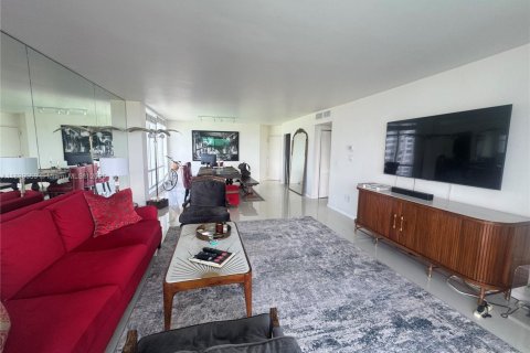 Снять в аренду квартиру в Майами-Бич, Флорида 2 спальни, 140.75м2, № 1847701 - фото 3