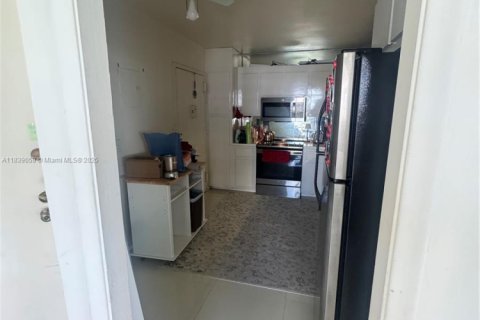 Снять в аренду квартиру в Майами-Бич, Флорида 2 спальни, 140.75м2, № 1847701 - фото 16