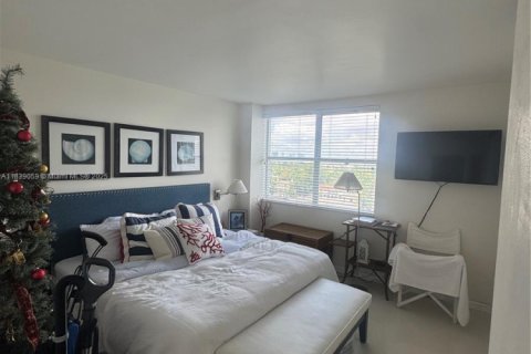 Снять в аренду квартиру в Майами-Бич, Флорида 2 спальни, 140.75м2, № 1847701 - фото 14