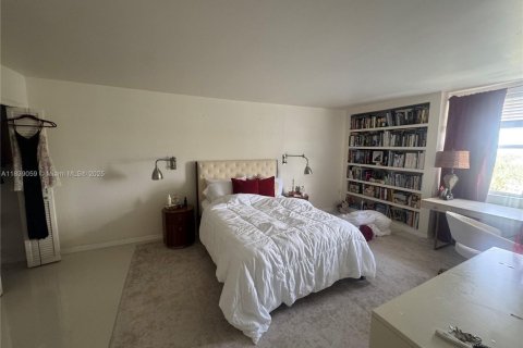 Снять в аренду квартиру в Майами-Бич, Флорида 2 спальни, 140.75м2, № 1847701 - фото 12