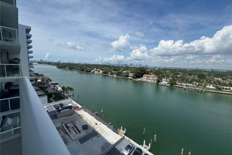 Снять в аренду квартиру в Майами-Бич, Флорида 2 спальни, 140.75м2, № 1847701 - фото 5