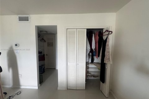 Снять в аренду квартиру в Майами-Бич, Флорида 2 спальни, 140.75м2, № 1847701 - фото 10