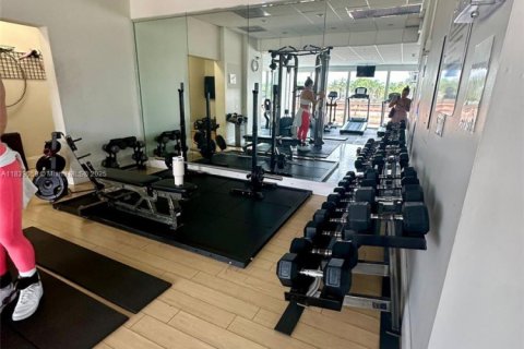 Снять в аренду квартиру в Майами-Бич, Флорида 2 спальни, 140.75м2, № 1847701 - фото 23