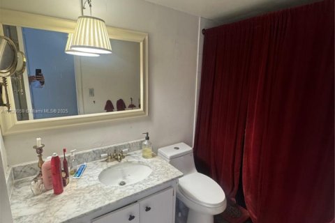 Снять в аренду квартиру в Майами-Бич, Флорида 2 спальни, 140.75м2, № 1847701 - фото 13