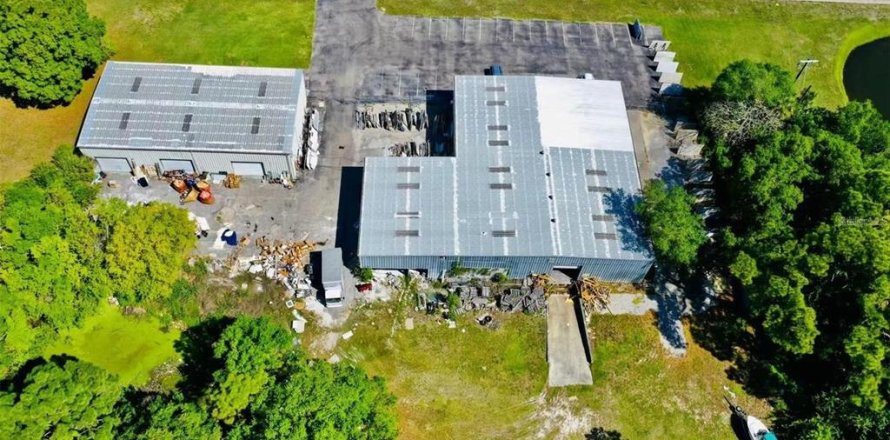 Commercial property in Bradenton, Florida 1347.08 sq.m. № 2098022