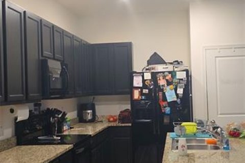 Townhouse in Wesley Chapel, Florida 3 bedrooms, 155.43 sq.m. № 2121587 - photo 6