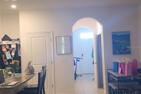 Townhouse in Wesley Chapel, Florida 3 bedrooms, 155.43 sq.m. № 2121587 - photo 8
