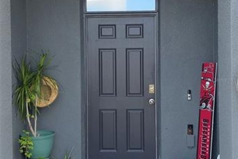Townhouse in Wesley Chapel, Florida 3 bedrooms, 155.43 sq.m. № 2121587 - photo 3