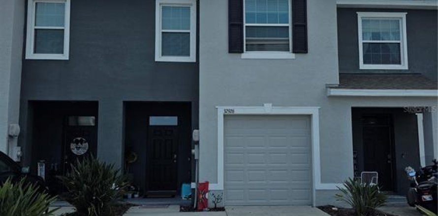 Townhouse in Wesley Chapel, Florida 3 bedrooms, 155.43 sq.m. № 2121587