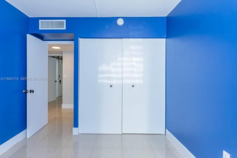 Снять в аренду кондоминиум в Авентура, Флорида 3 спальни, 128.21м2, № 2005359 - фото 11