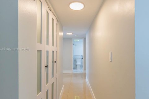 Снять в аренду кондоминиум в Авентура, Флорида 3 спальни, 128.21м2, № 2005359 - фото 8