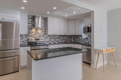 Снять в аренду кондоминиум в Авентура, Флорида 3 спальни, 128.21м2, № 2005359 - фото 3