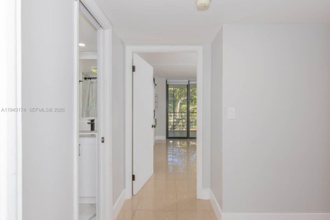 Снять в аренду кондоминиум в Авентура, Флорида 3 спальни, 128.21м2, № 2005359 - фото 17