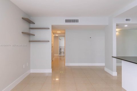 Снять в аренду кондоминиум в Авентура, Флорида 3 спальни, 128.21м2, № 2005359 - фото 7