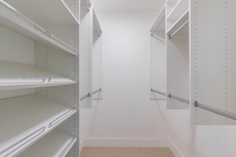 Снять в аренду кондоминиум в Авентура, Флорида 3 спальни, 128.21м2, № 2005359 - фото 25