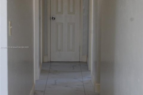 Villa ou maison à vendre à Miami, Floride: 3 chambres, 96.62 m2 № 1979208 - photo 22